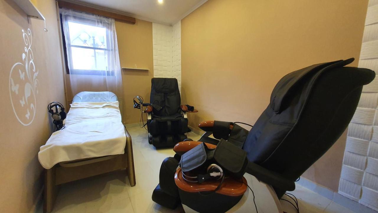 Harmonia Apartmanhaz Balatonlelle Exterior foto