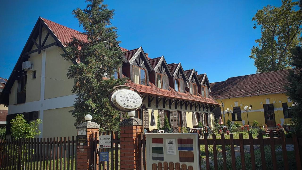 Harmonia Apartmanhaz Balatonlelle Exterior foto